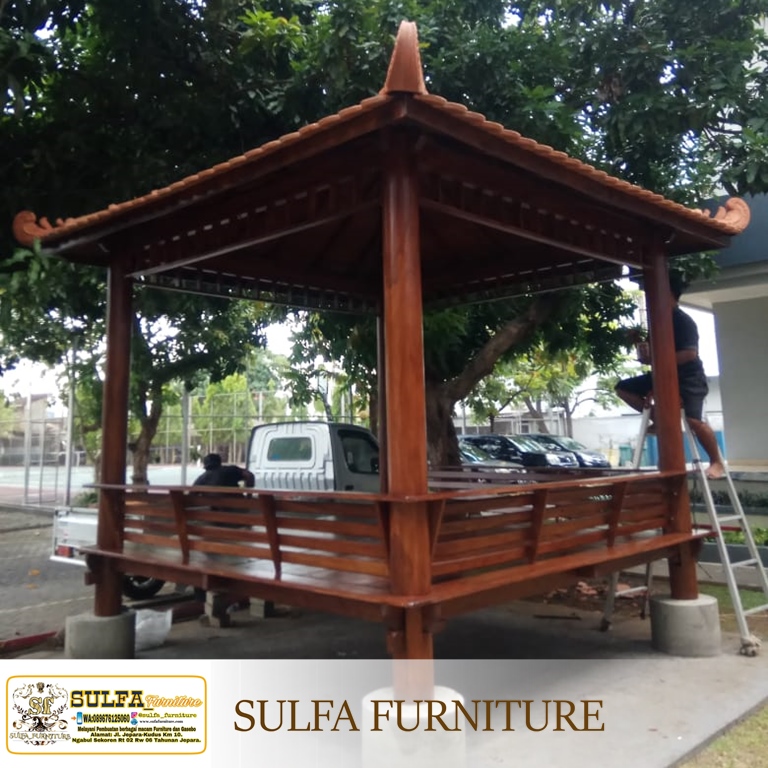 Gazebo Bahan Kayu Jati